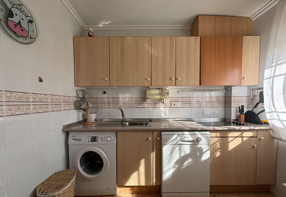 Villa/Maison de 3 chambres à louer à Torrevieja avec piscine - 1 550 € (Ref: 8822790)