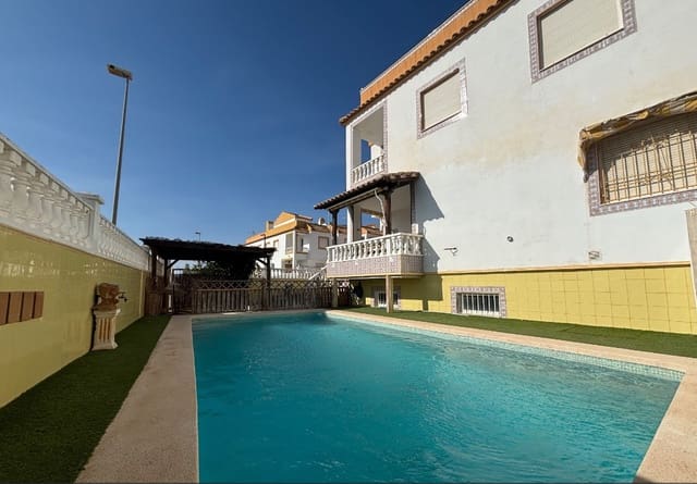 Villa/Maison de 3 chambres à louer à Torrevieja avec piscine - 1 550 € (Ref: 8822790)