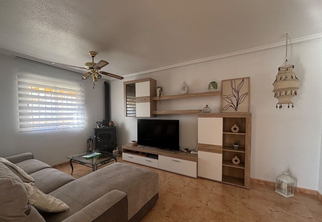 Villa/Maison de 3 chambres à louer à Torrevieja avec piscine - 1 550 € (Ref: 8822790)