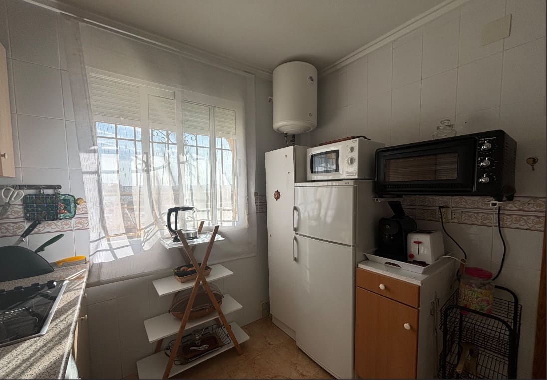 Villa/Maison de 3 chambres à louer à Torrevieja avec piscine - 1 550 € (Ref: 8822790)