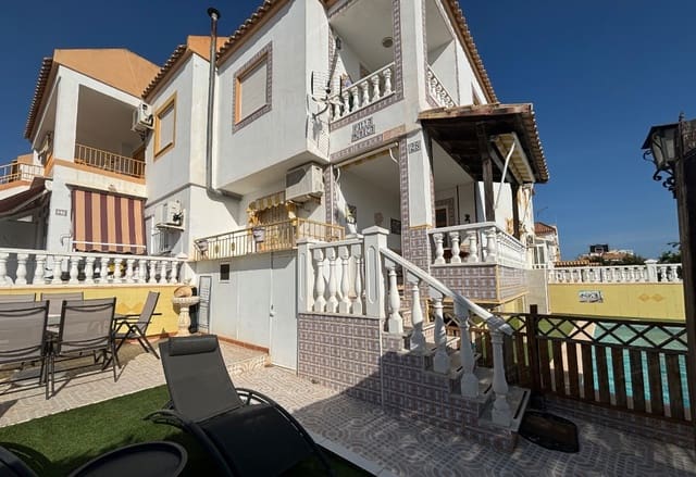 Villa/Maison de 3 chambres à louer à Torrevieja avec piscine - 1 550 € (Ref: 8822790)
