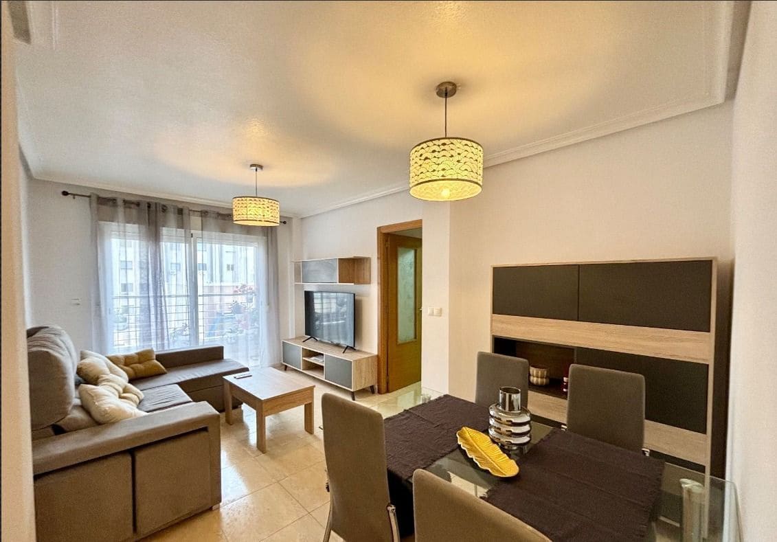 2 quarto Apartamento para arrendar em Torrevieja - 850 € (Ref: 8822795)
