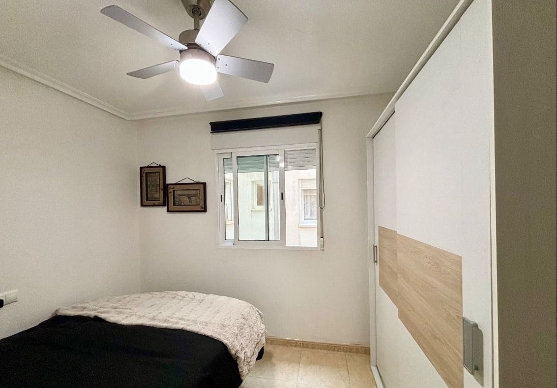 2 quarto Apartamento para arrendar em Torrevieja - 850 € (Ref: 8822795)