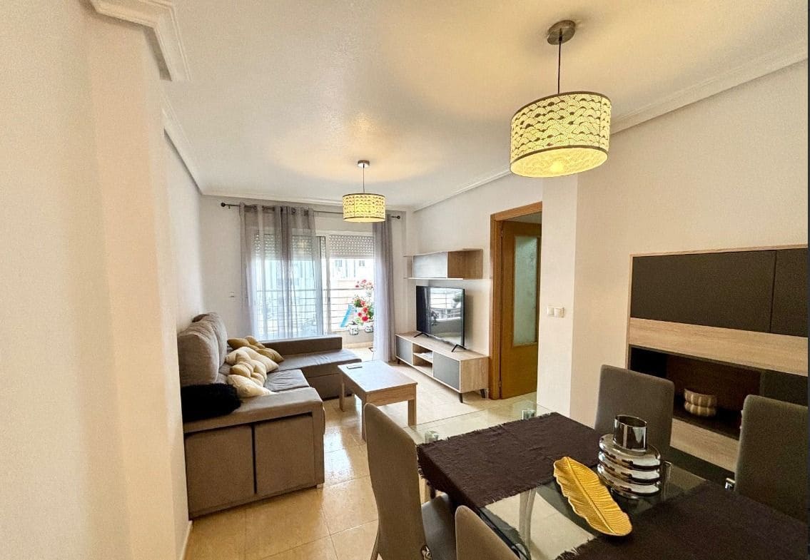 2 quarto Apartamento para arrendar em Torrevieja - 850 € (Ref: 8822795)