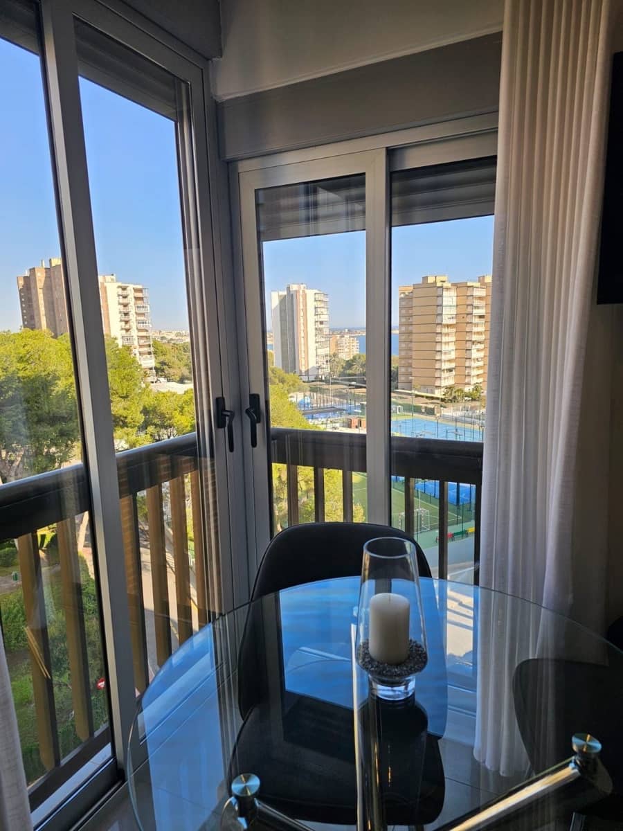 Appartement de 1 chambre à louer à Dehesa de Campoamor - 750 € (Ref: 8859492)