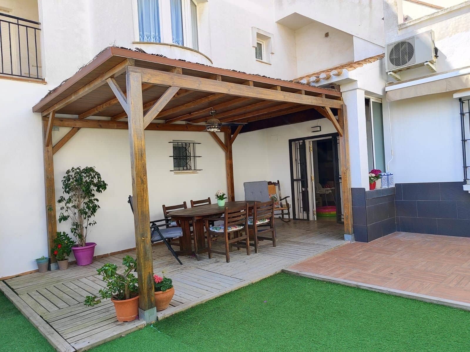 3 soveværelse Lejlighed til leje i Playa Flamenca med swimmingpool garage - € 1.150 (Ref: 8875606)