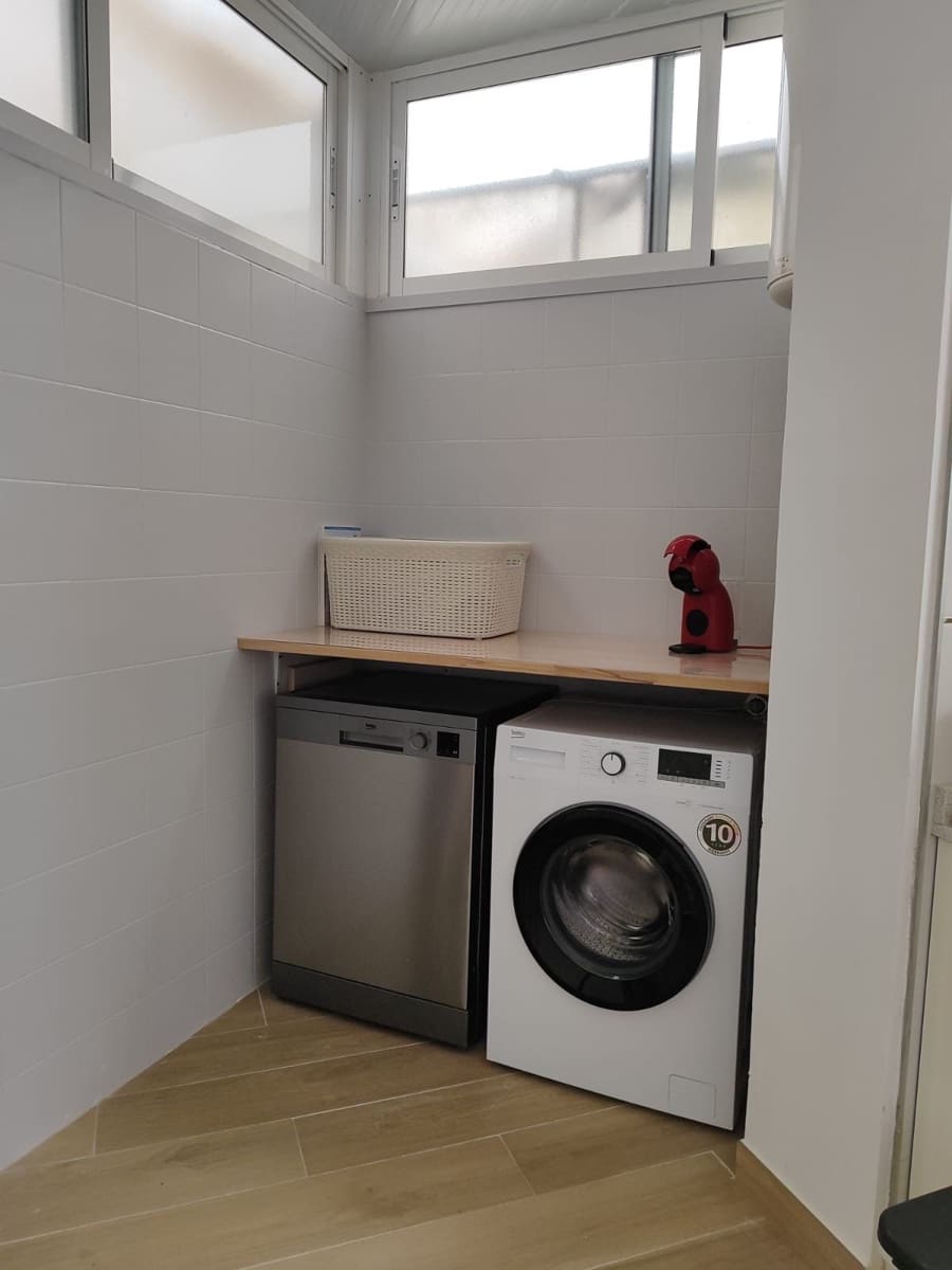 3 soveværelse Lejlighed til leje i Playa Flamenca med swimmingpool garage - € 1.150 (Ref: 8875606)