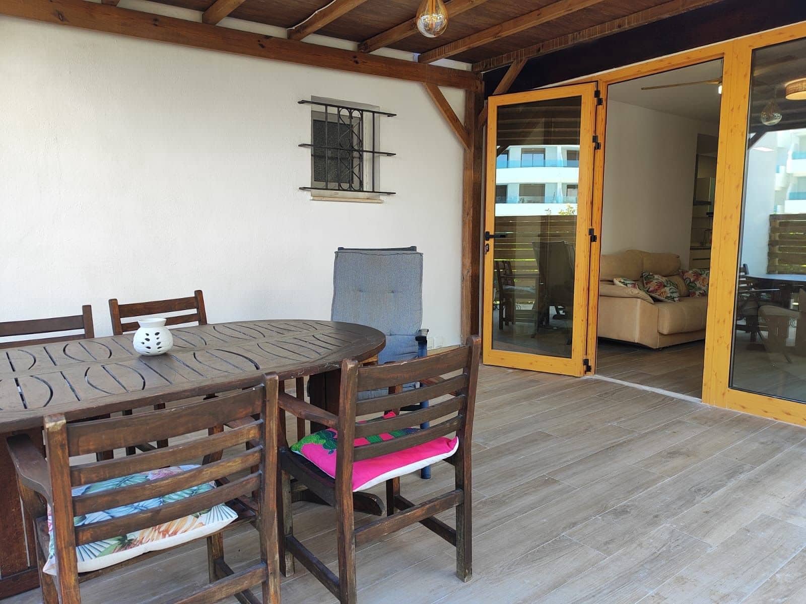 3 soveværelse Lejlighed til leje i Playa Flamenca med swimmingpool garage - € 1.150 (Ref: 8875606)