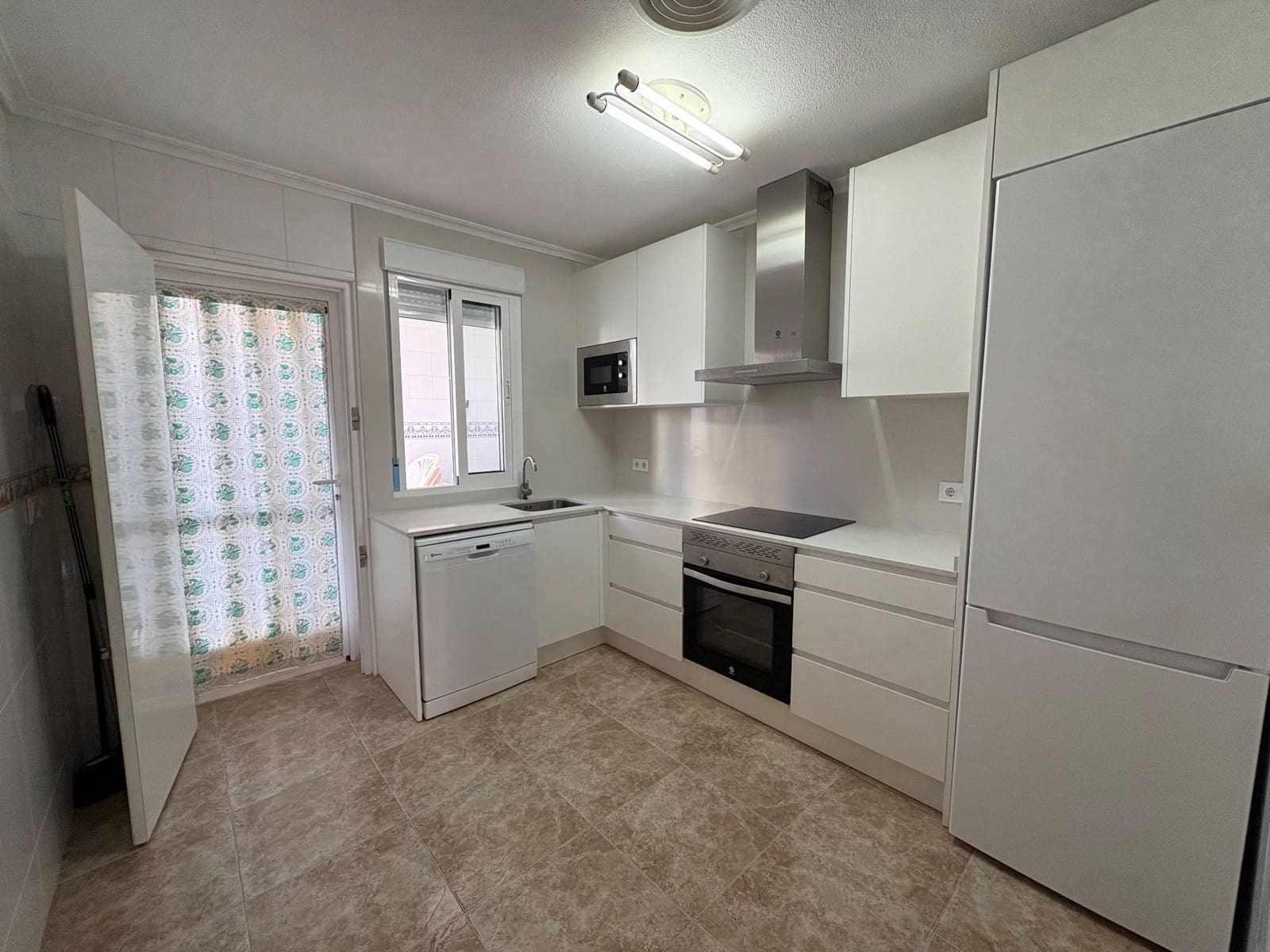 4 soveværelse Semi-Rækkehus til leje i Pilar de la Horadada med garage - € 1.400 (Ref: 8879482)