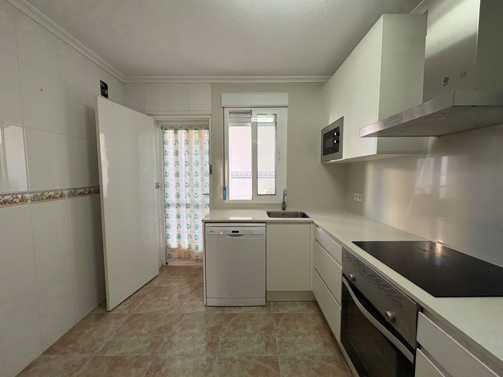 4 soveværelse Semi-Rækkehus til leje i Pilar de la Horadada med garage - € 1.400 (Ref: 8879482)