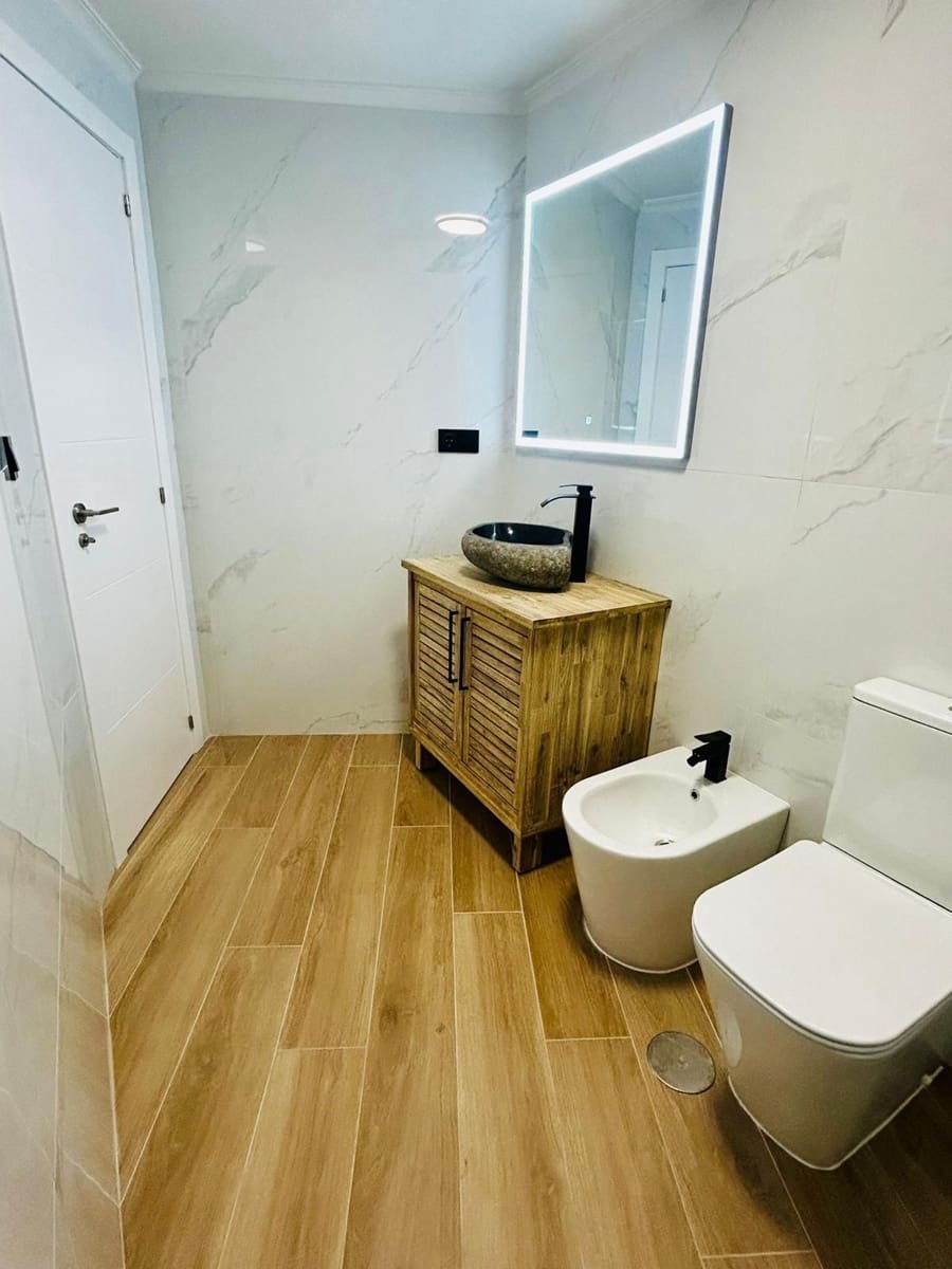 1 slaapkamer Appartement te huur in Torrevieja met zwembad - € 750 (Ref: 8879483)