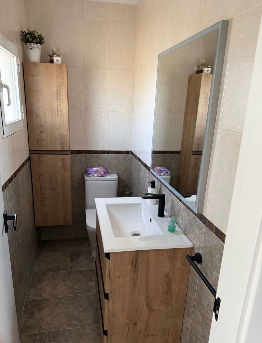 3 bedroom Villa for sale in Guardamar del Segura with garage - € 299,000 (Ref: 8894413)