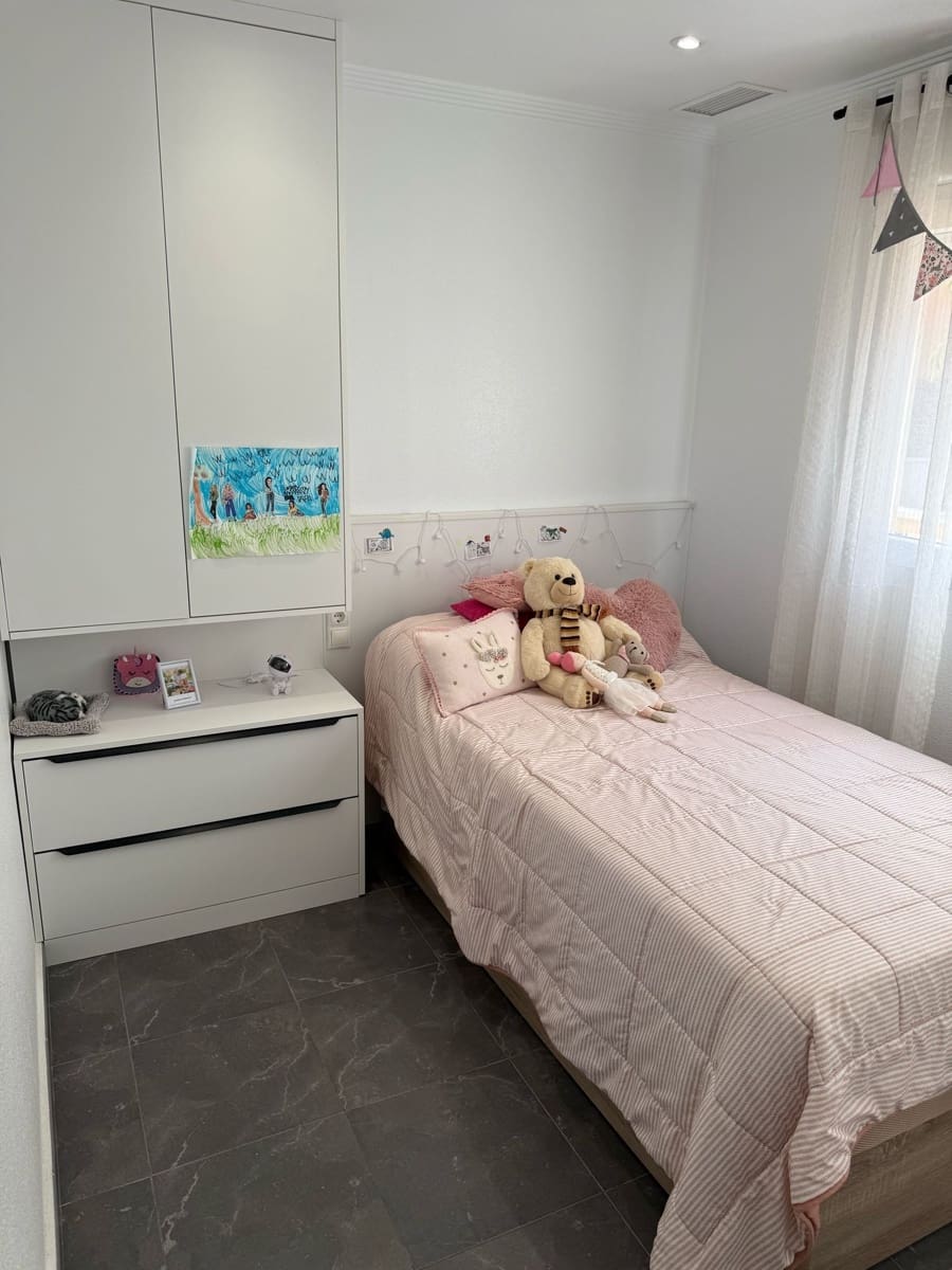 3 bedroom Villa for sale in Guardamar del Segura with garage - € 299,000 (Ref: 8894413)