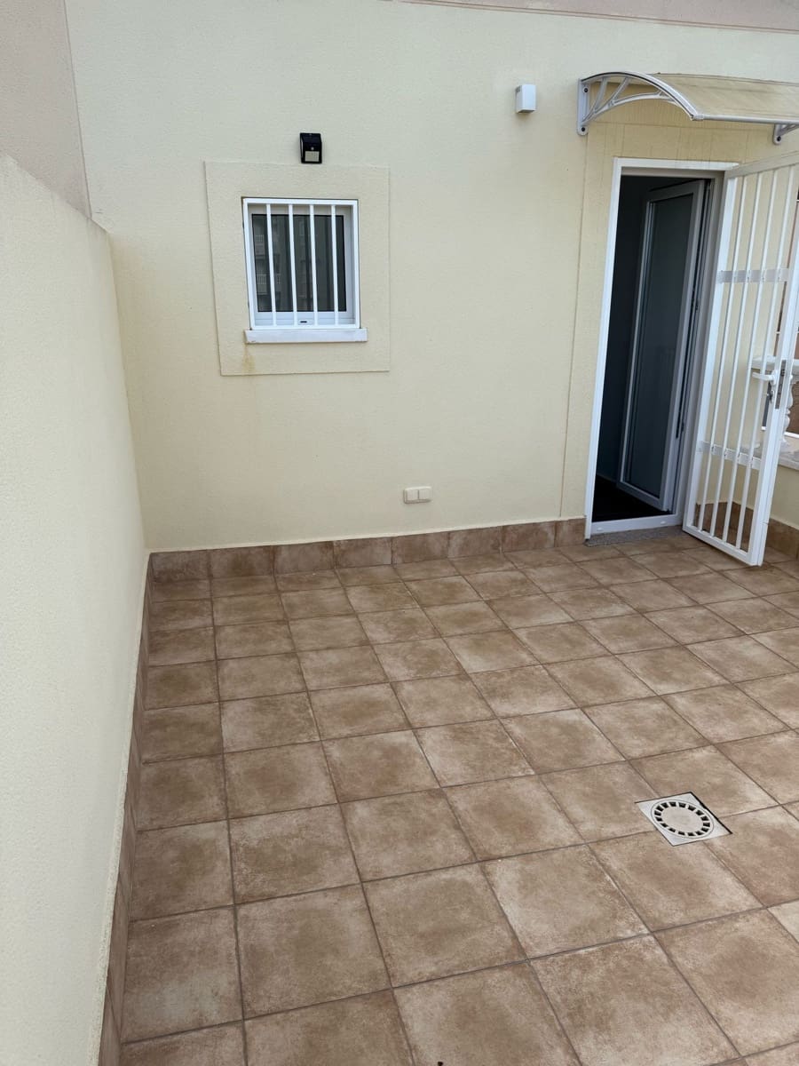 3 bedroom Villa for sale in Guardamar del Segura with garage - € 299,000 (Ref: 8894413)