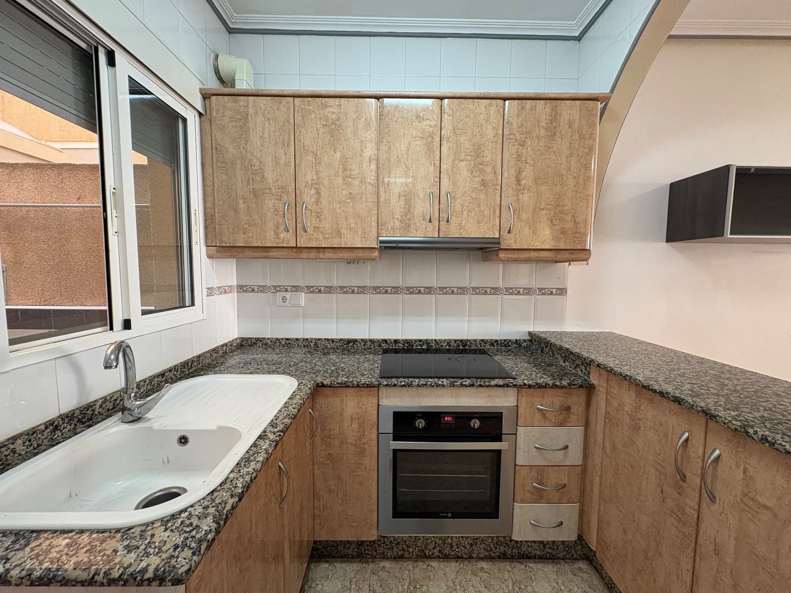 Appartement de 2 chambres à louer à Orihuela Costa - 800 € (Ref: 8896195)