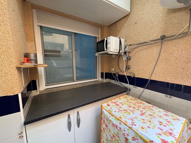 Appartement de 2 chambres à louer à Orihuela Costa, Orihuela - 800 € (Ref: 8896195)