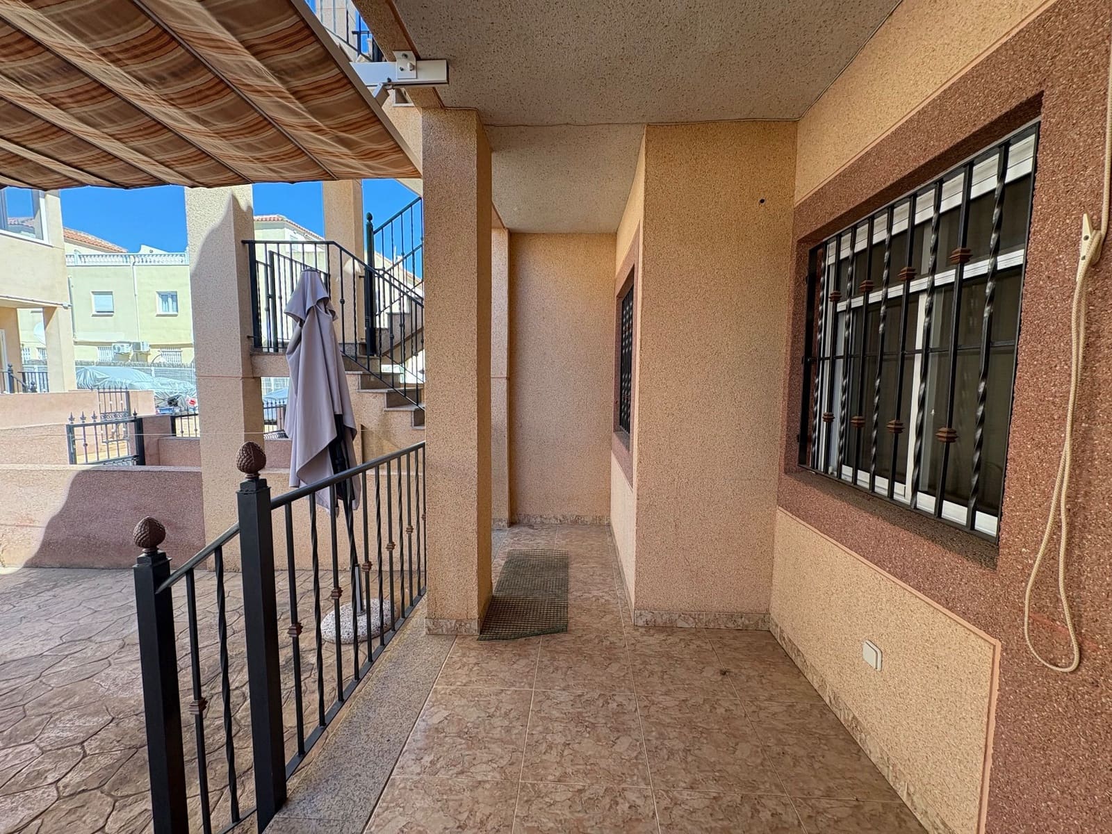 Appartement de 2 chambres à louer à Orihuela Costa - 800 € (Ref: 8896195)