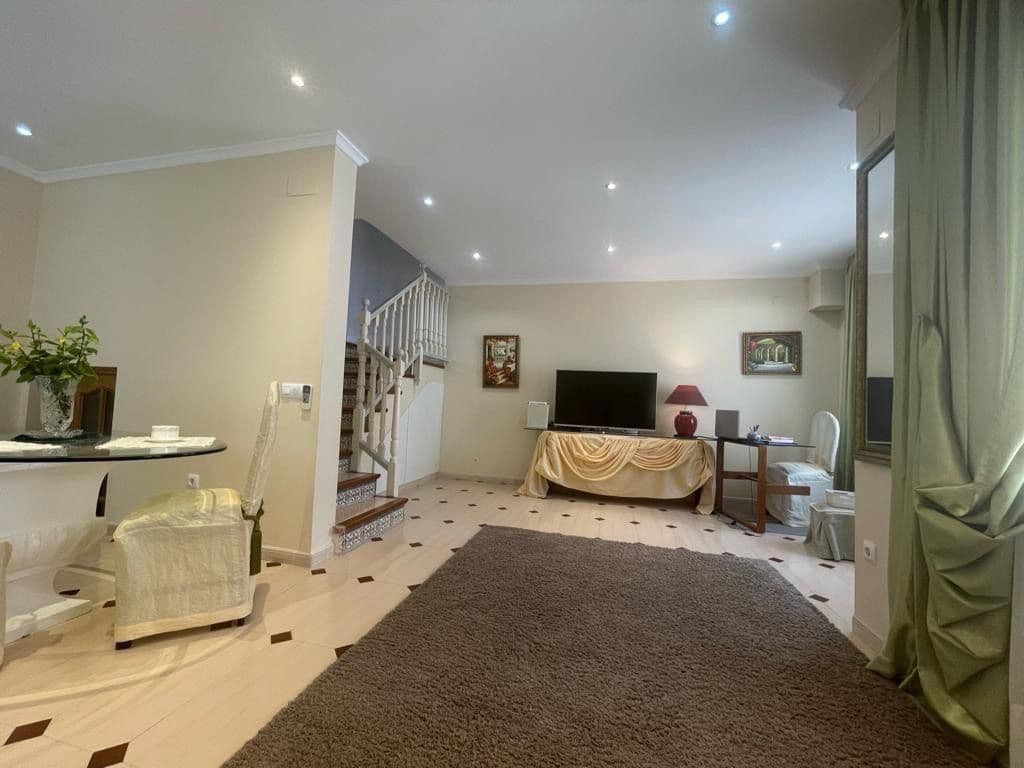 3 makuuhuone Paritalo vuokrattavana paikassa Torrevieja mukana 
autotalli - 1 400 € (Ref: 8950446)