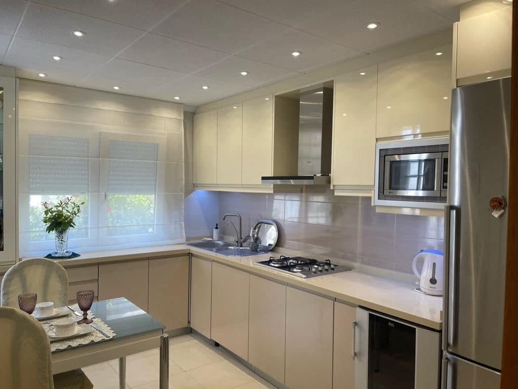 3 makuuhuone Paritalo vuokrattavana paikassa Torrevieja mukana 
autotalli - 1 400 € (Ref: 8950446)