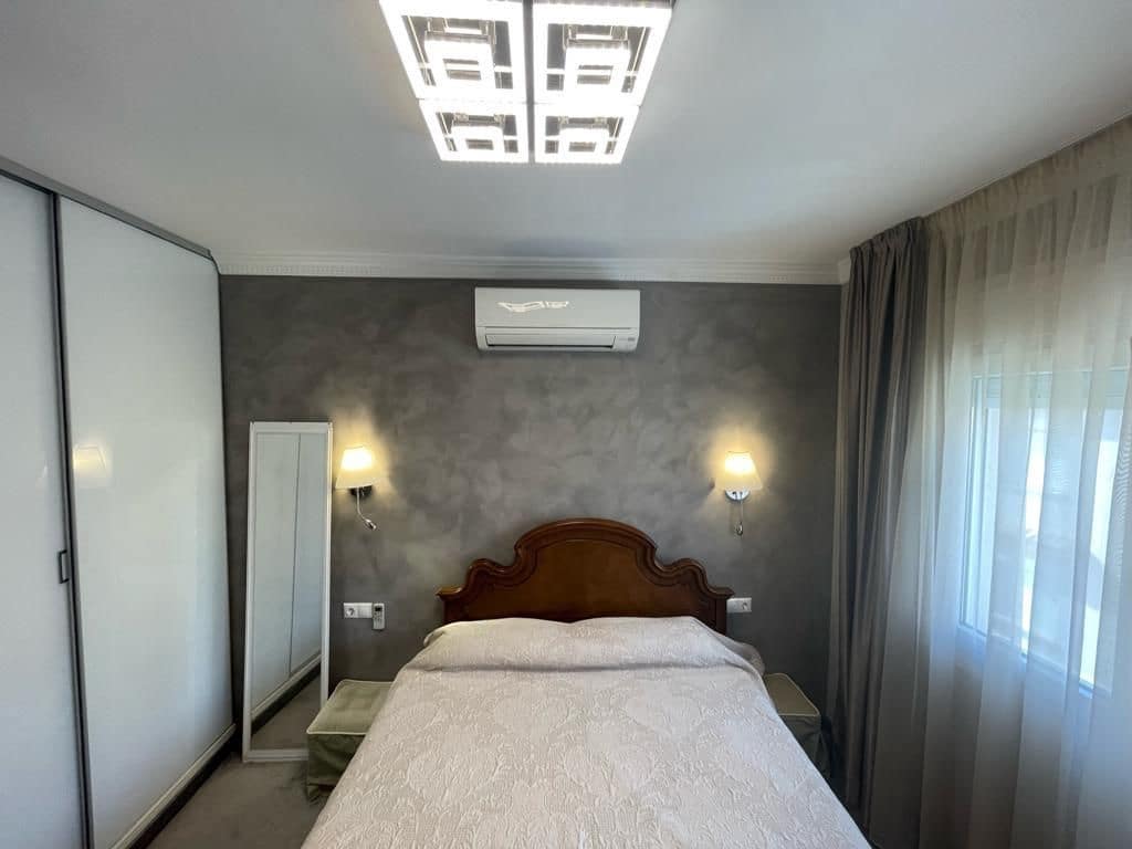 3 makuuhuone Paritalo vuokrattavana paikassa Torrevieja mukana 
autotalli - 1 400 € (Ref: 8950446)