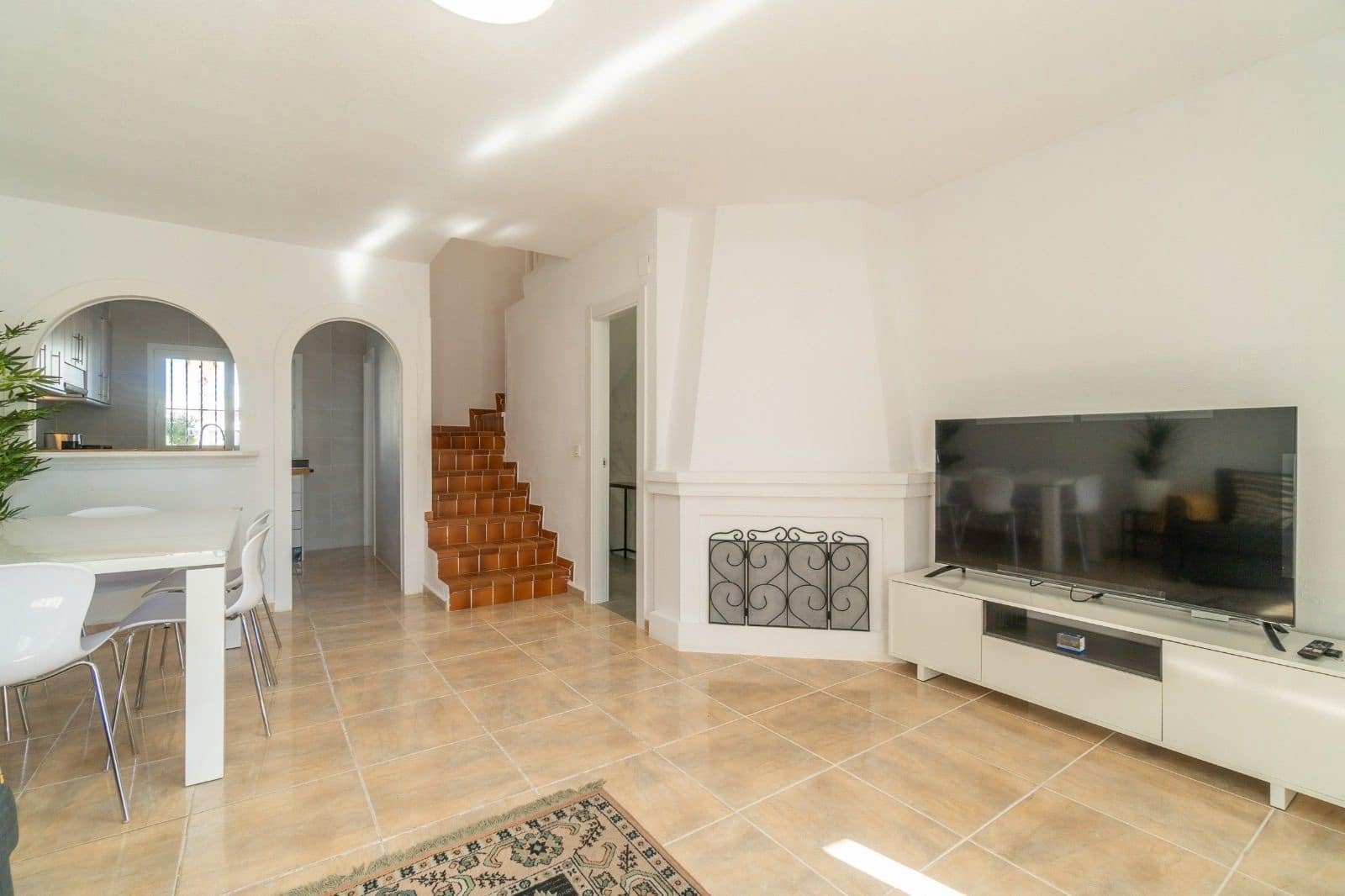 3 slaapkamer Halfvrijstaande villa te huur in Orihuela Costa met zwembad - € 1.600 (Ref: 8996500)