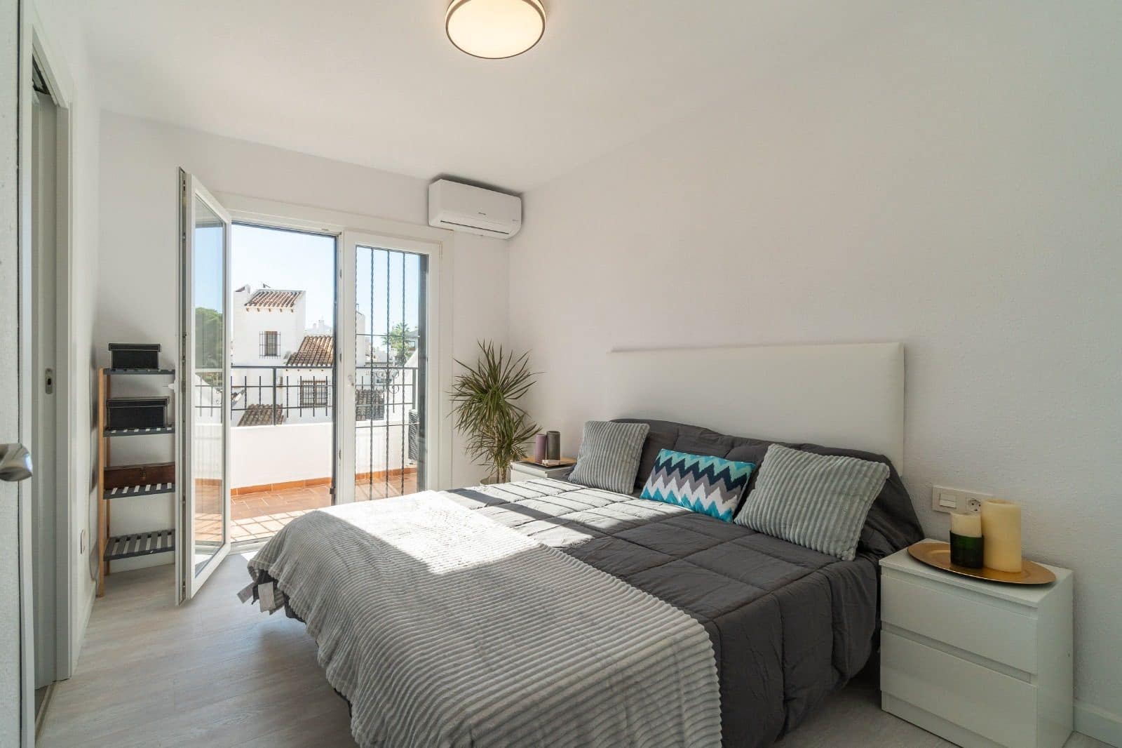 3 slaapkamer Halfvrijstaande villa te huur in Orihuela Costa met zwembad - € 1.600 (Ref: 8996500)