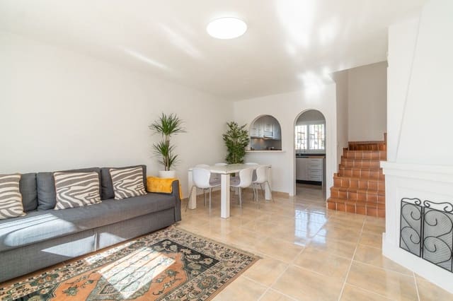 3 slaapkamer Halfvrijstaande villa te huur in Orihuela Costa, Orihuela met zwembad - € 1.600 (Ref: 8996500)