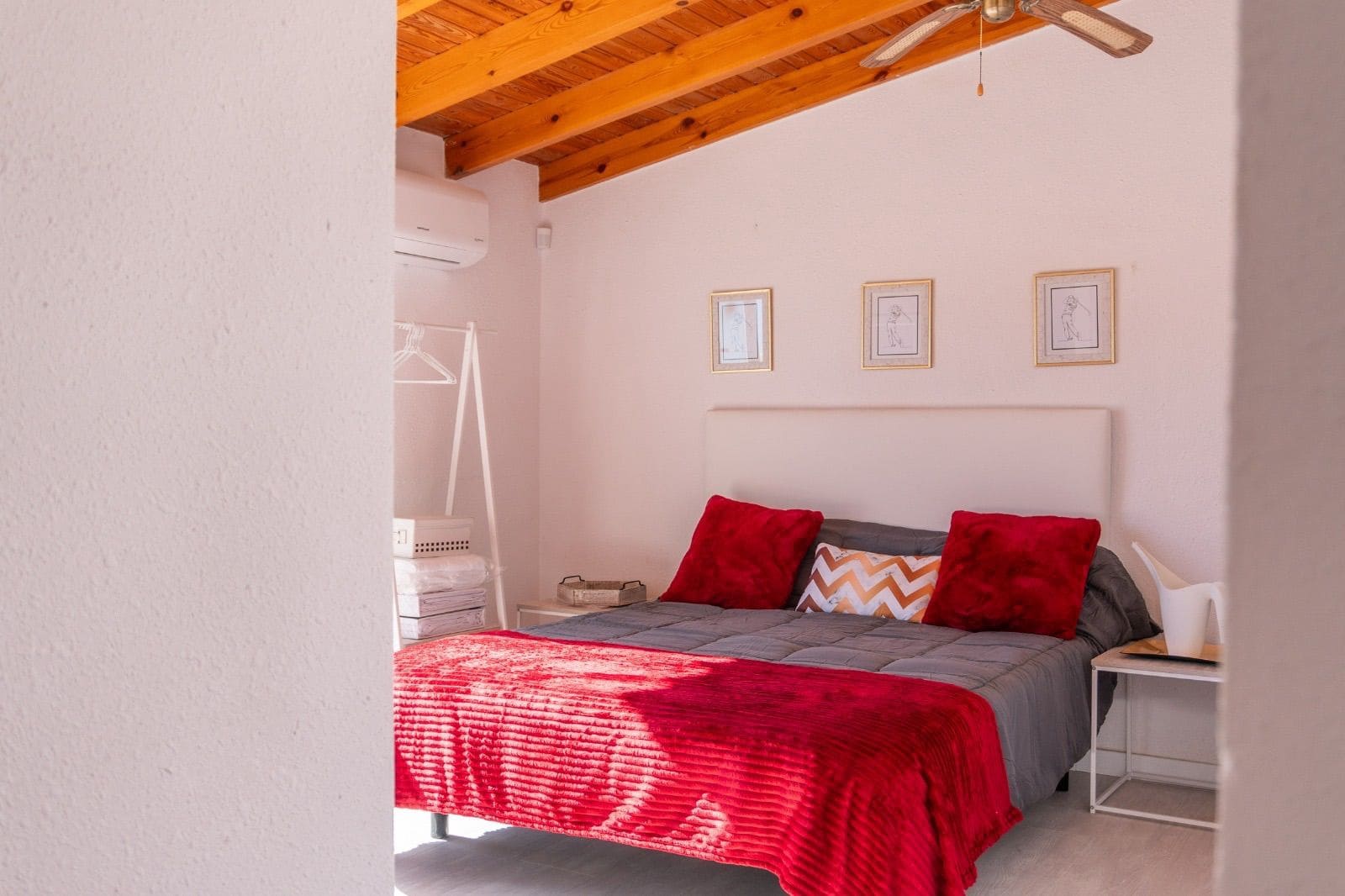 3 slaapkamer Halfvrijstaande villa te huur in Orihuela Costa met zwembad - € 1.600 (Ref: 8996500)