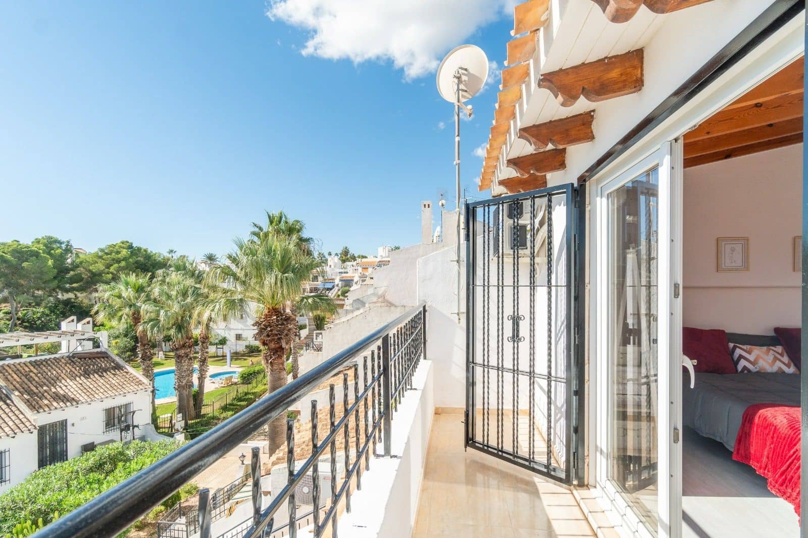 3 slaapkamer Halfvrijstaande villa te huur in Orihuela Costa met zwembad - € 1.600 (Ref: 8996500)