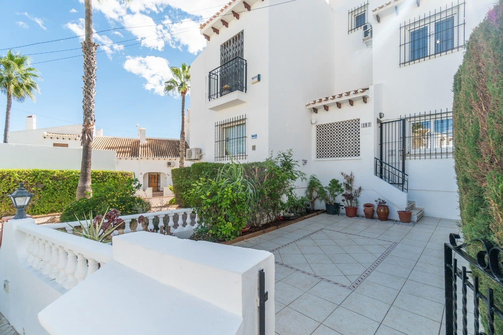 3 slaapkamer Halfvrijstaande villa te huur in Orihuela Costa met zwembad - € 1.600 (Ref: 8996500)