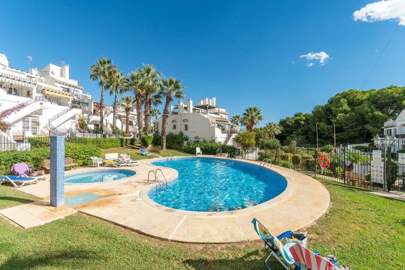 3 slaapkamer Halfvrijstaande villa te huur in Orihuela Costa met zwembad - € 1.600 (Ref: 8996500)