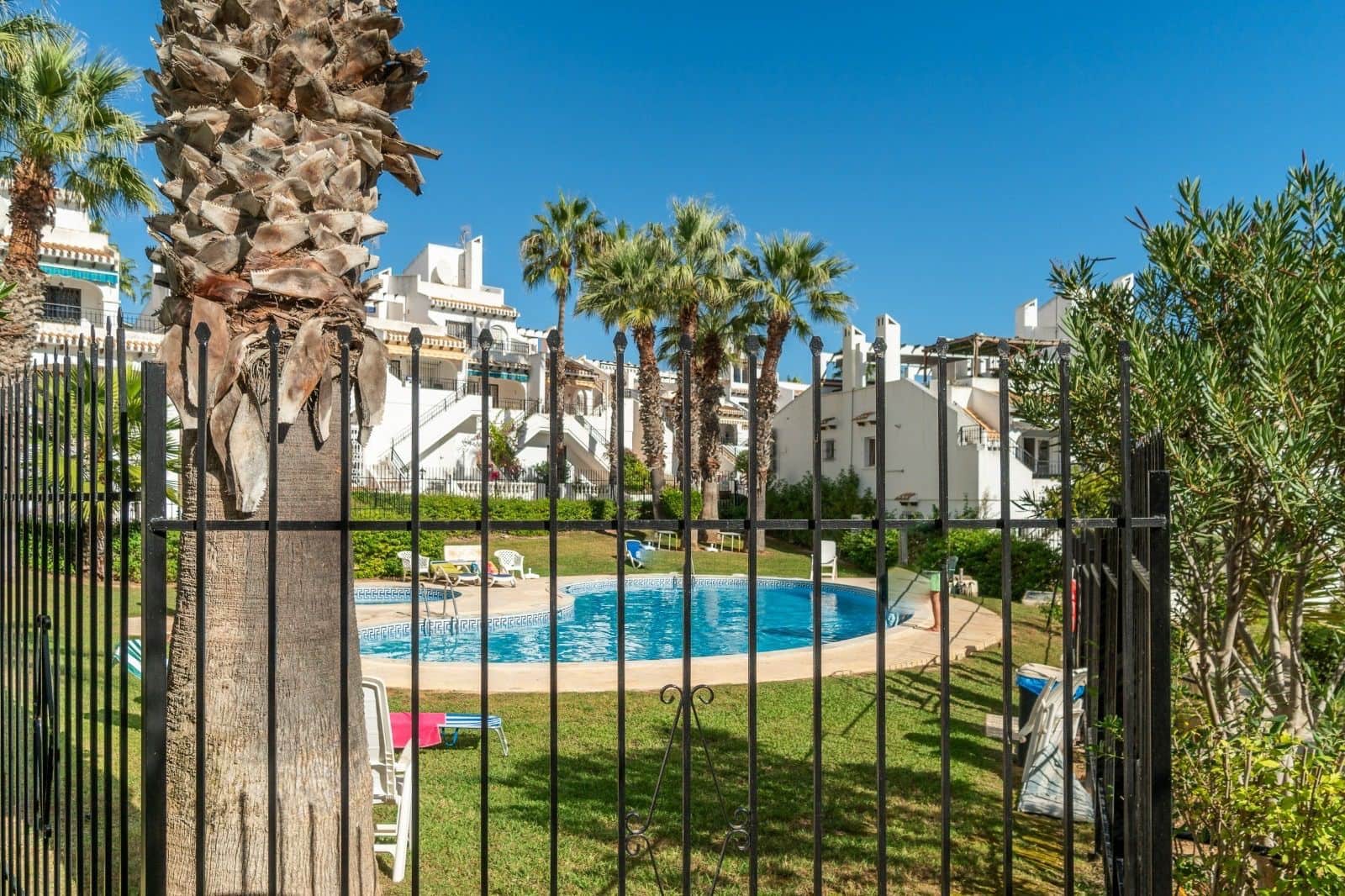 3 slaapkamer Halfvrijstaande villa te huur in Orihuela Costa met zwembad - € 1.600 (Ref: 8996500)