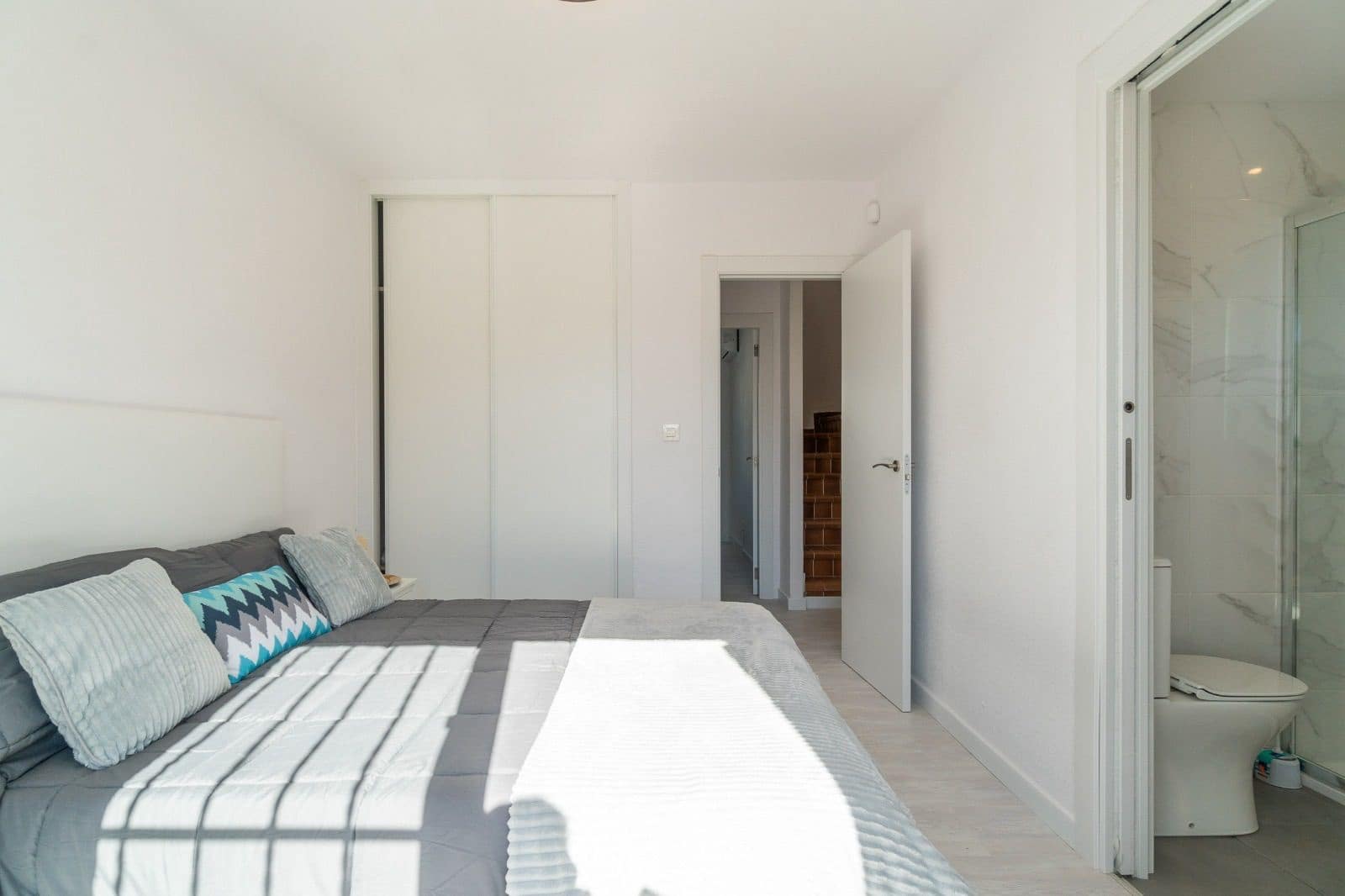 3 slaapkamer Halfvrijstaande villa te huur in Orihuela Costa met zwembad - € 1.600 (Ref: 8996500)