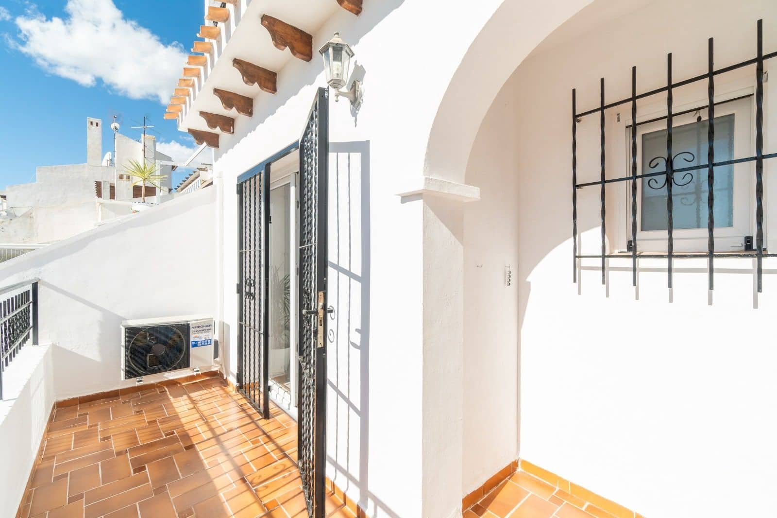 3 slaapkamer Halfvrijstaande villa te huur in Orihuela Costa met zwembad - € 1.600 (Ref: 8996500)