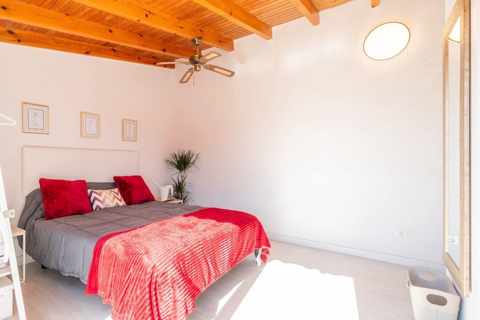 3 slaapkamer Halfvrijstaande villa te huur in Orihuela Costa met zwembad - € 1.600 (Ref: 8996500)