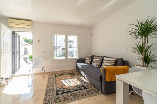 3 slaapkamer Halfvrijstaande villa te huur in Orihuela Costa, Orihuela met zwembad - € 1.600 (Ref: 8996500)