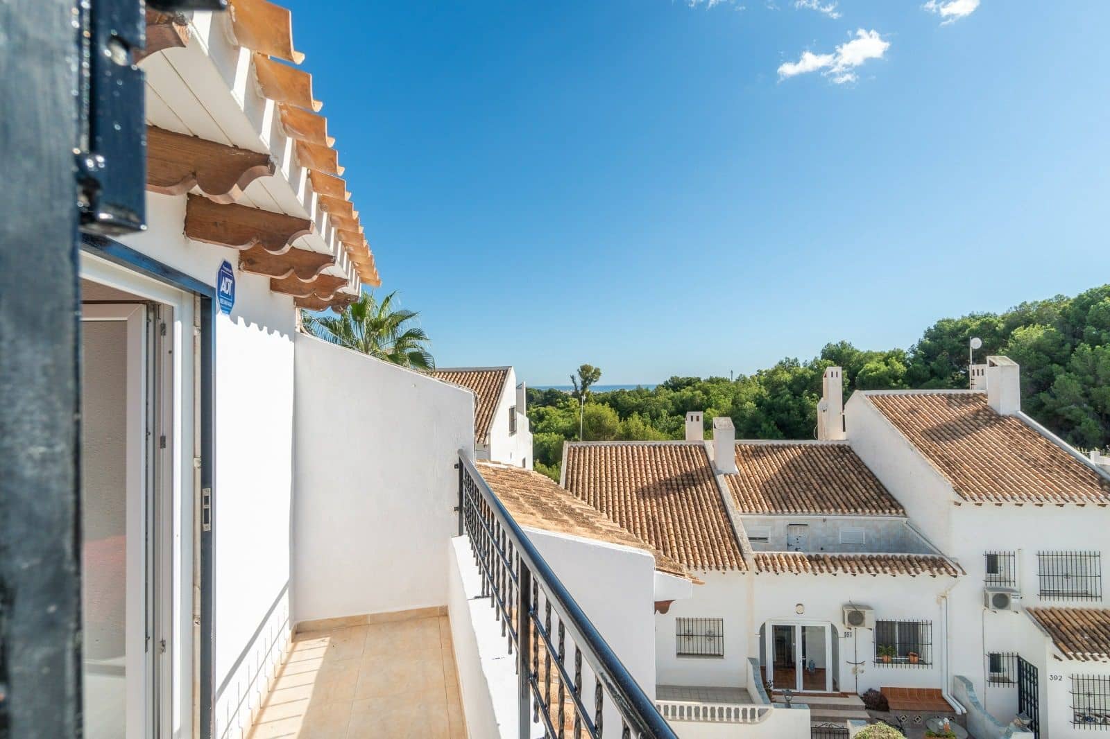 3 slaapkamer Halfvrijstaande villa te huur in Orihuela Costa met zwembad - € 1.600 (Ref: 8996500)