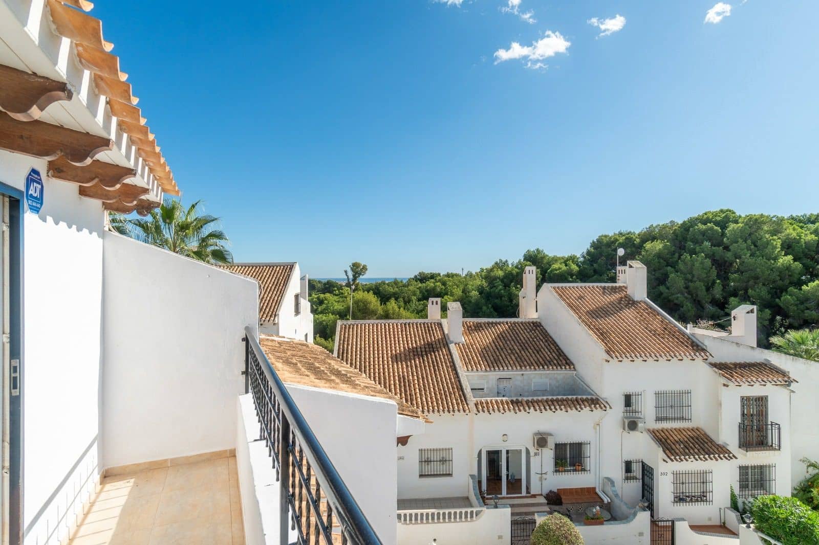 3 slaapkamer Halfvrijstaande villa te huur in Orihuela Costa met zwembad - € 1.600 (Ref: 8996500)