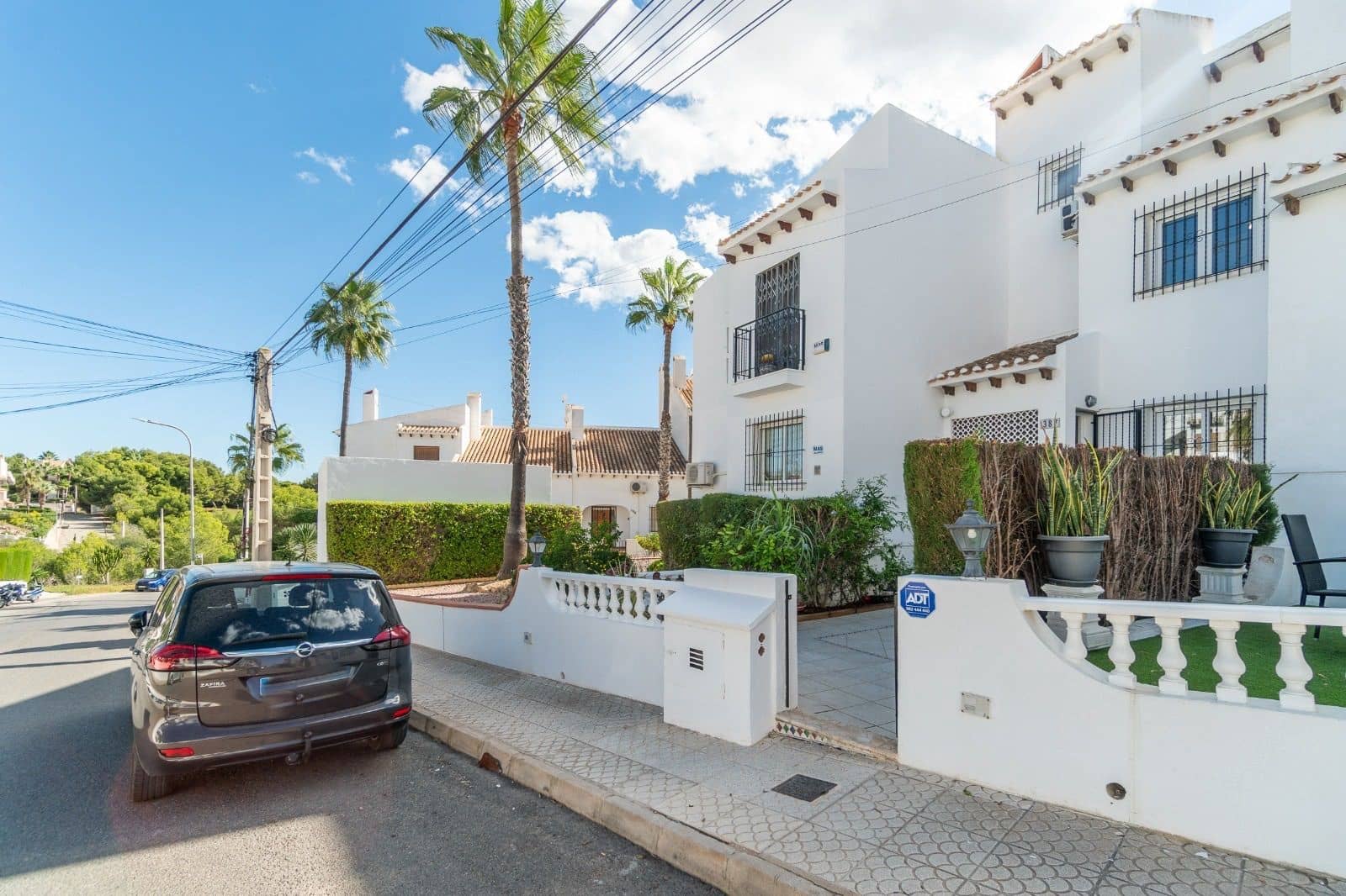 3 slaapkamer Halfvrijstaande villa te huur in Orihuela Costa met zwembad - € 1.600 (Ref: 8996500)