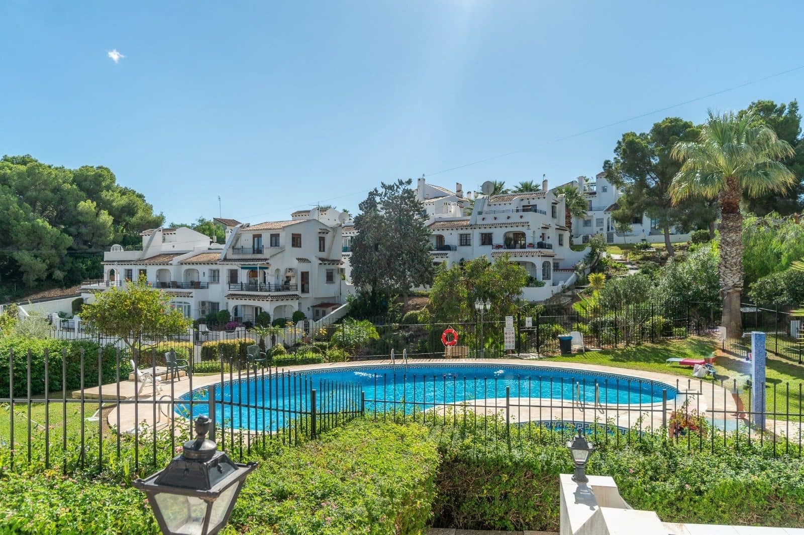 3 slaapkamer Halfvrijstaande villa te huur in Orihuela Costa met zwembad - € 1.600 (Ref: 8996500)