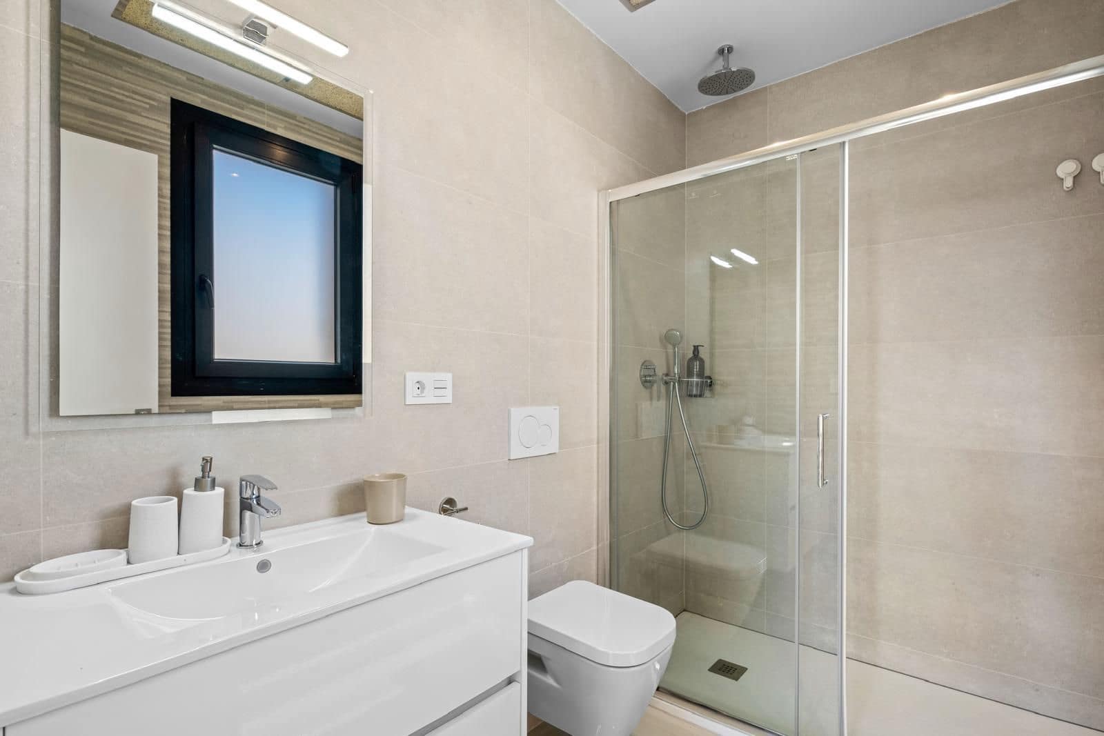 4 bedroom Villa for rent in Orihuela Costa with pool - € 3,000 (Ref: 9013756)