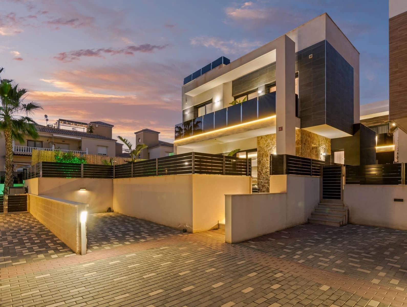 4 bedroom Villa for rent in Orihuela Costa with pool - € 3,000 (Ref: 9013756)