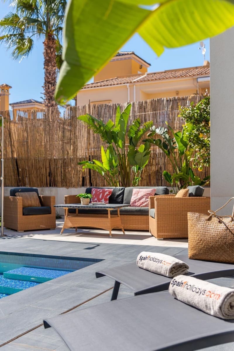 4 bedroom Villa for rent in Orihuela Costa with pool - € 3,000 (Ref: 9013756)