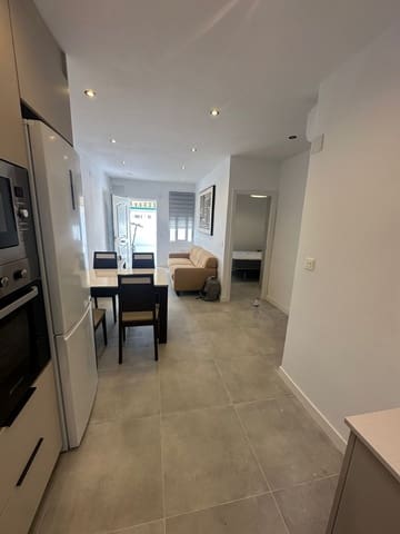 2 soveværelse Bungalow til leje i Torrevieja - € 850 (Ref: 9113798)