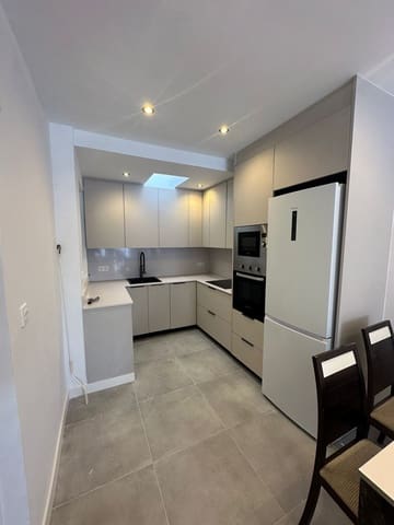 2 soveværelse Bungalow til leje i Torrevieja - € 850 (Ref: 9113798)