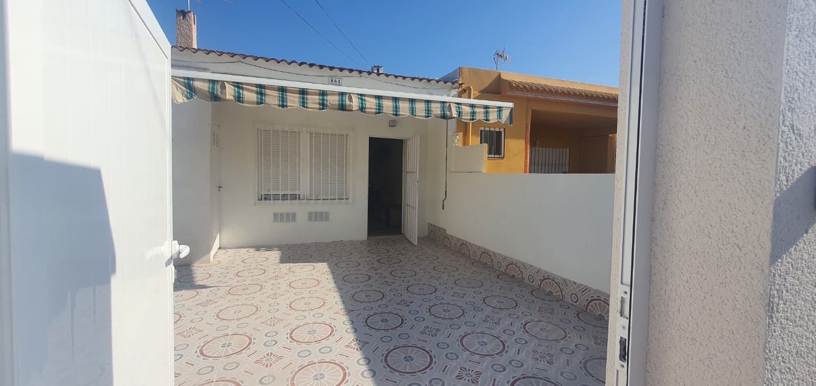 2 soveværelse Bungalow til leje i Torrevieja - € 850 (Ref: 9113798)