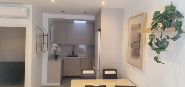 2 soveværelse Bungalow til leje i Torrevieja - € 850 (Ref: 9113798)