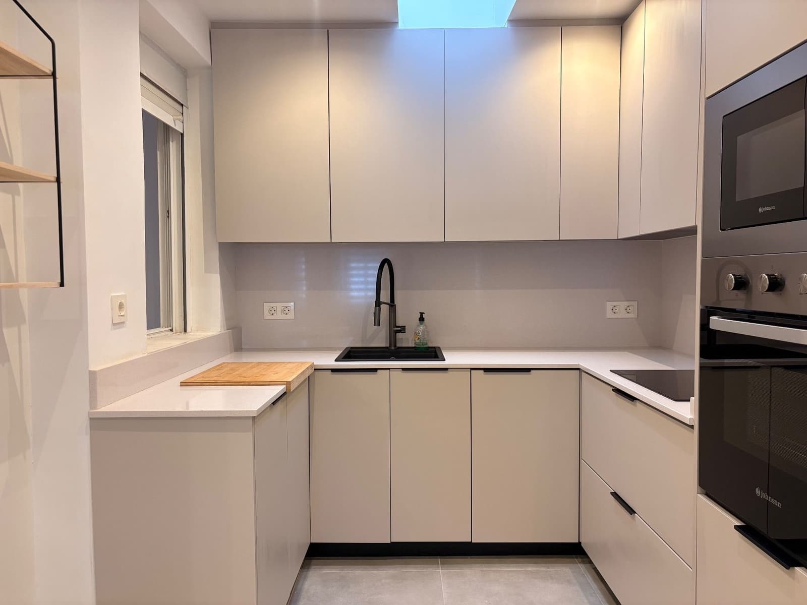 Bungalow de 2 chambres à louer à Torrevieja - 850 € (Ref: 9113798)