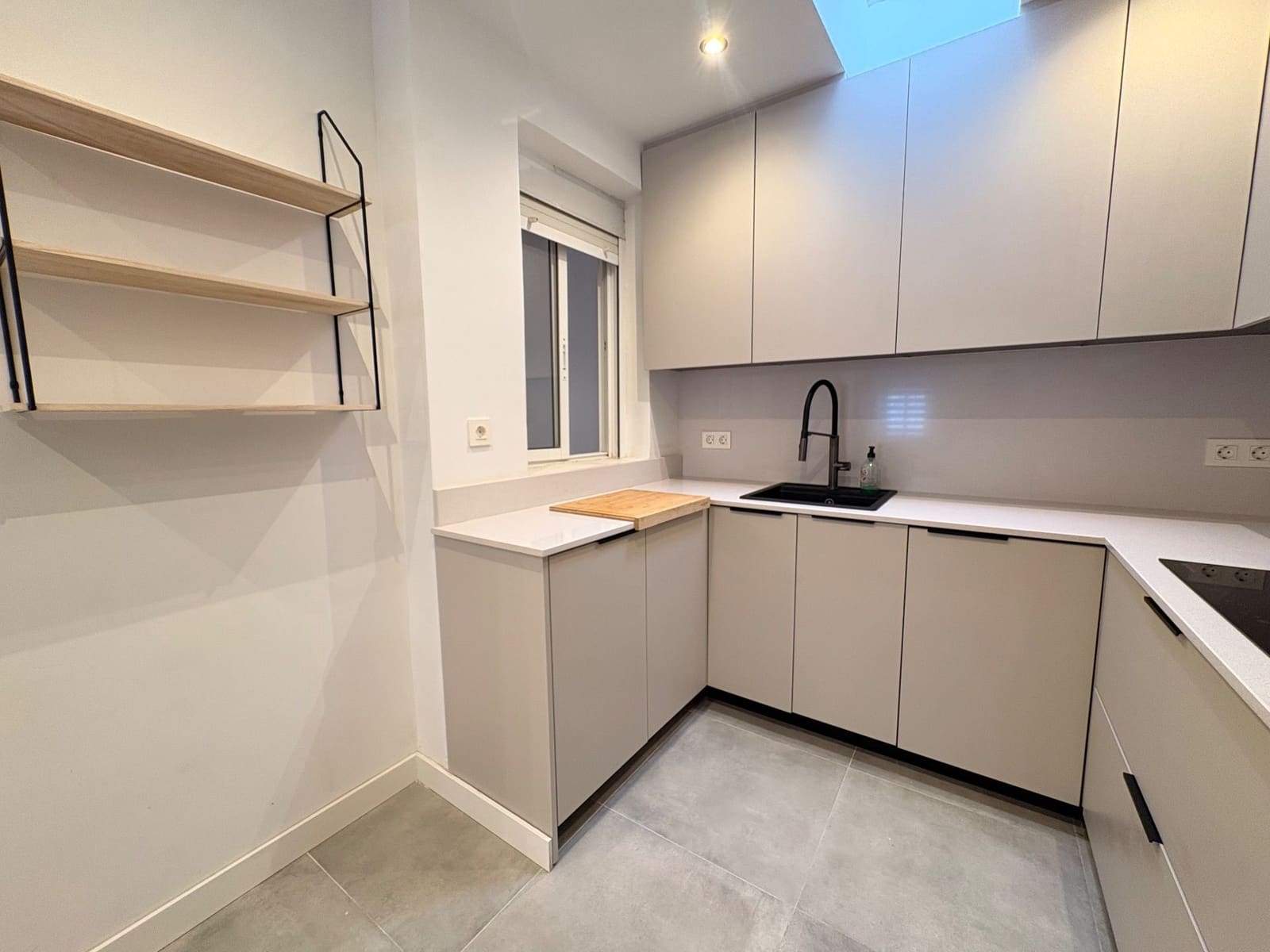Bungalow de 2 chambres à louer à Torrevieja - 850 € (Ref: 9113798)