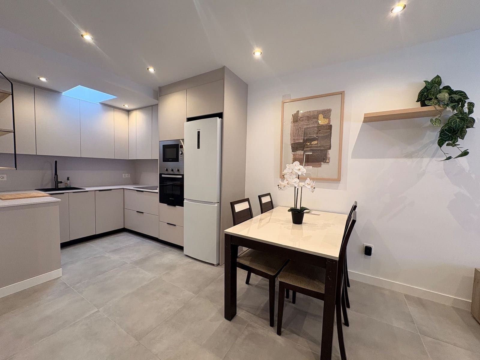 Bungalow de 2 chambres à louer à Torrevieja - 850 € (Ref: 9113798)
